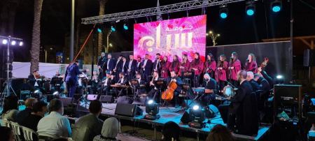 عكا : أجواء مبهجة في مهرجان عيد الأم والعائلة بالمركز الثقافي 